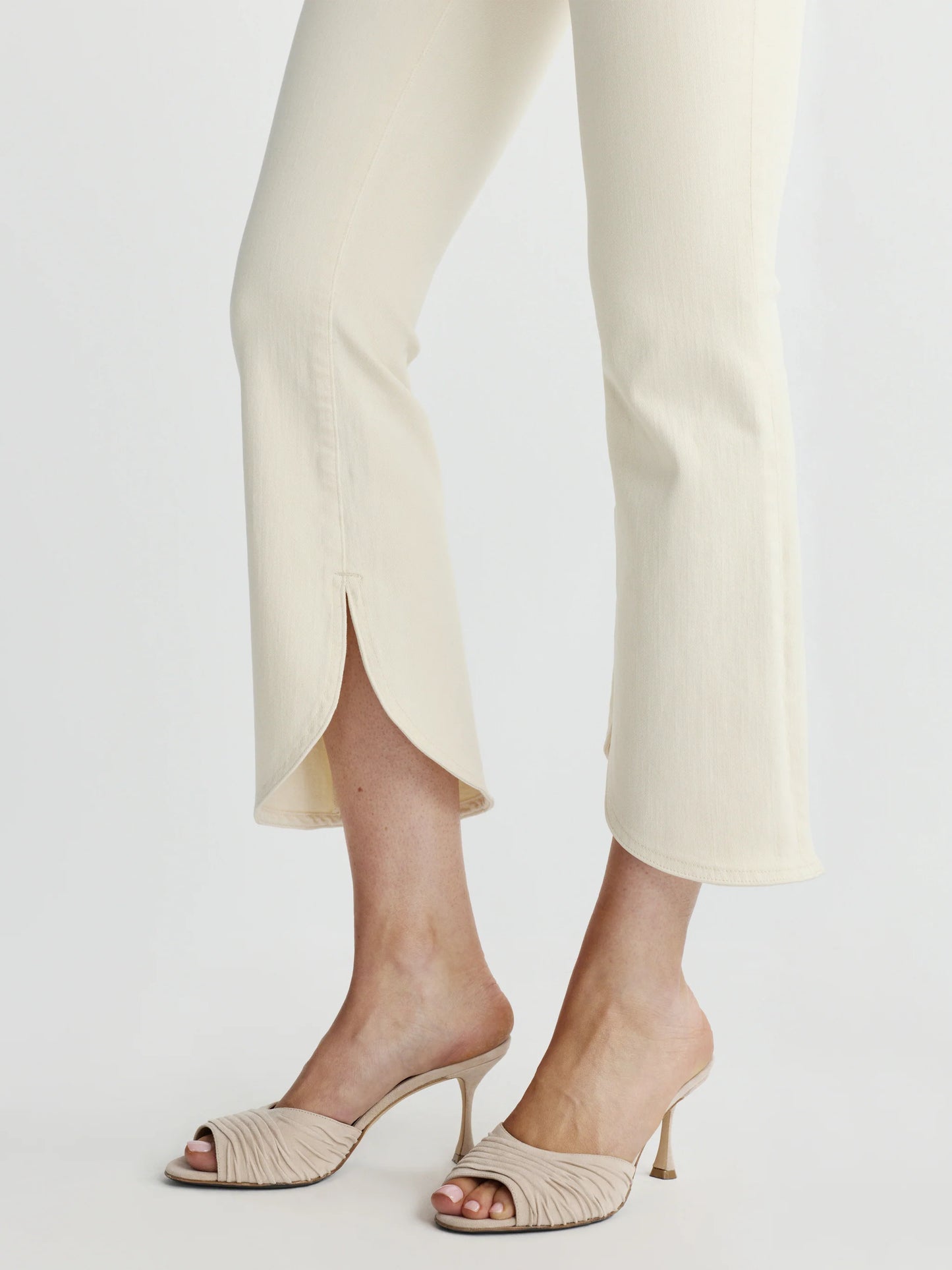 BRIDGET BOOT HIGH RISE INSTASCULPT CROP - CREMA SCALLOPED