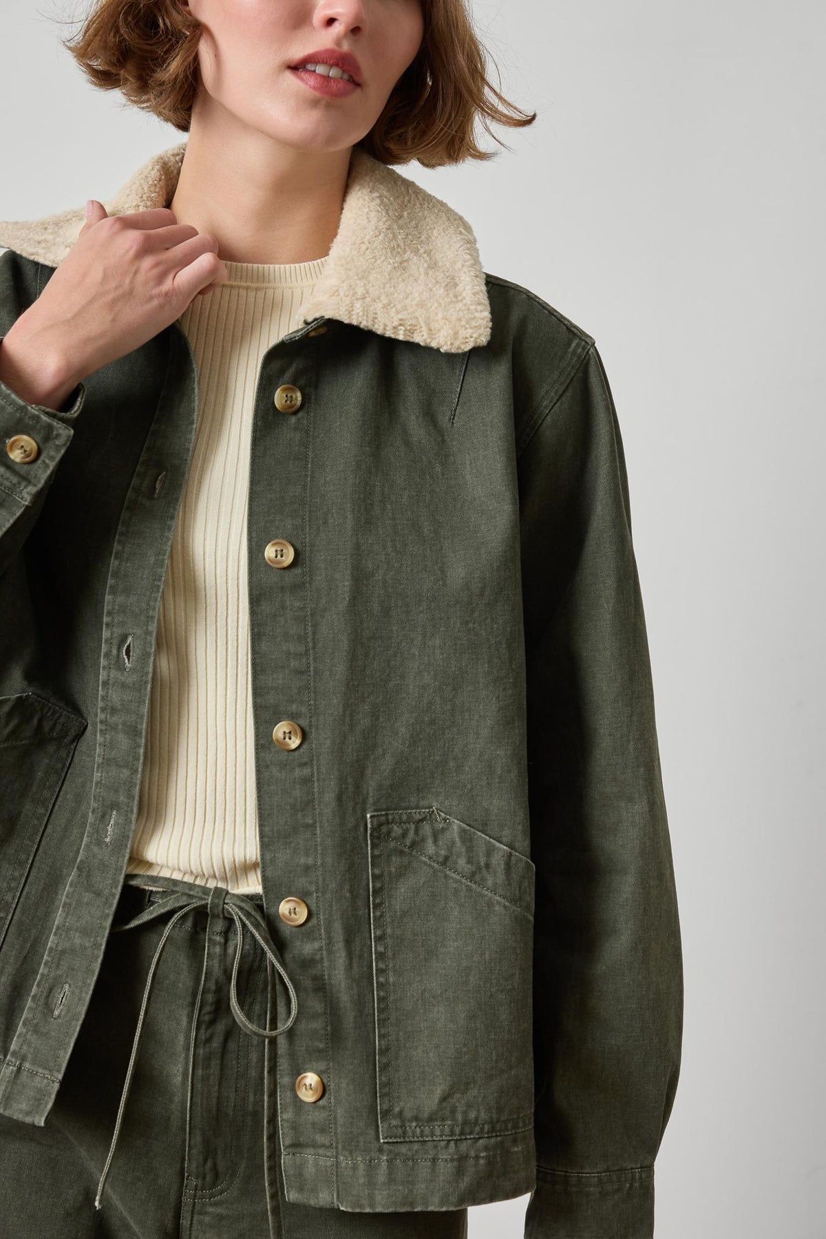 WASHED TWILL PLEAT BACK JACKET (JUNIPER)