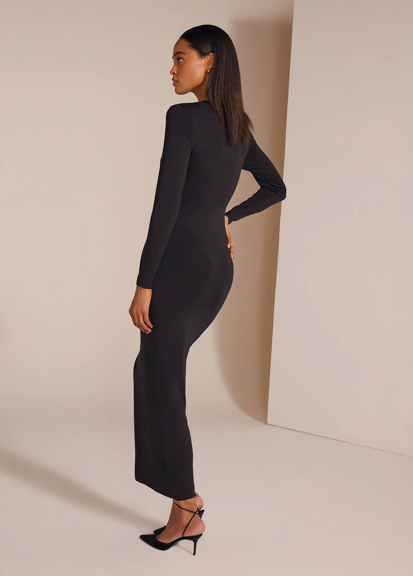 THE ANYWHERE DRESS L/S - BLACK