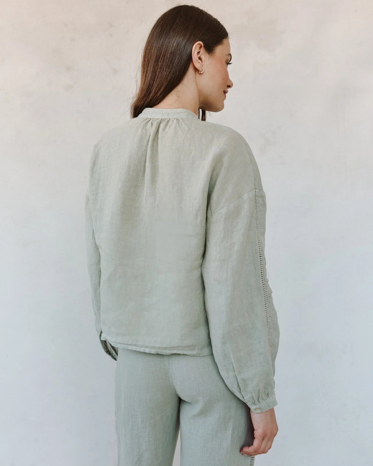 MANDARIN COLLAR TRIMMED BUTTON DOWN - GREEN TEA