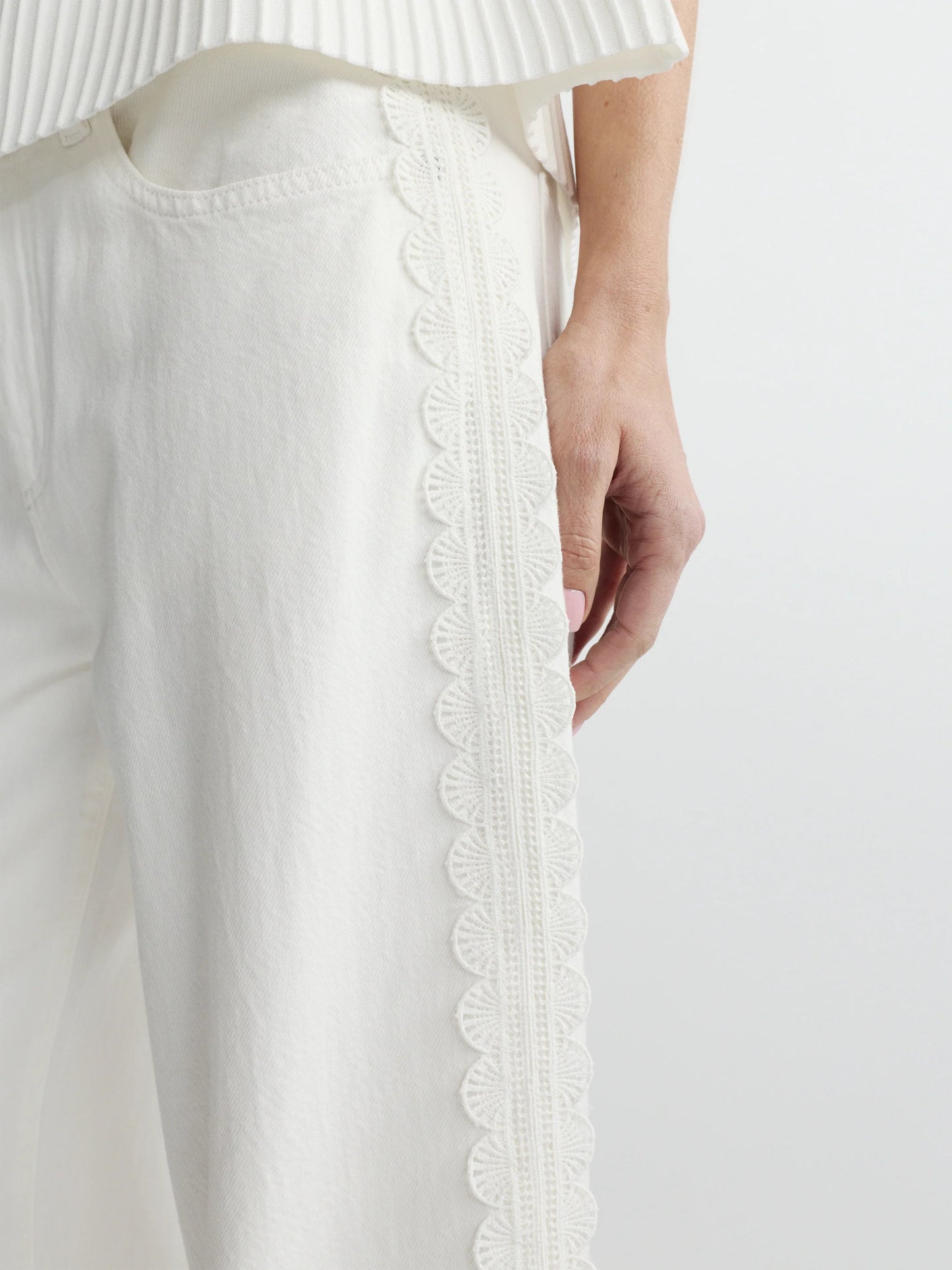 ALEX BAGGY WIDE LEG LOW RISE 32” - WHITE LACE AURA
