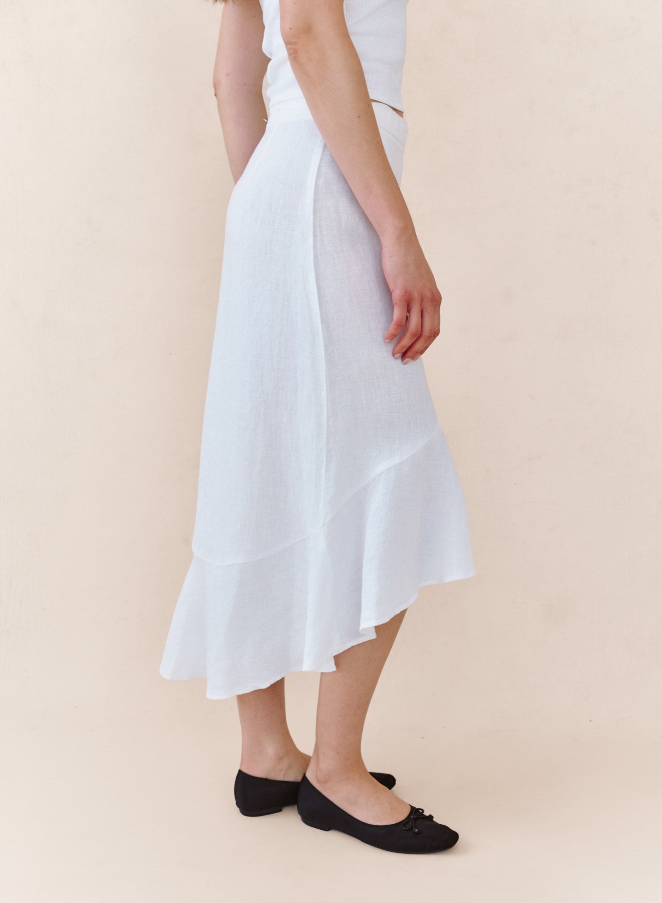 RUFFLE WRAP SKIRT - WHITE