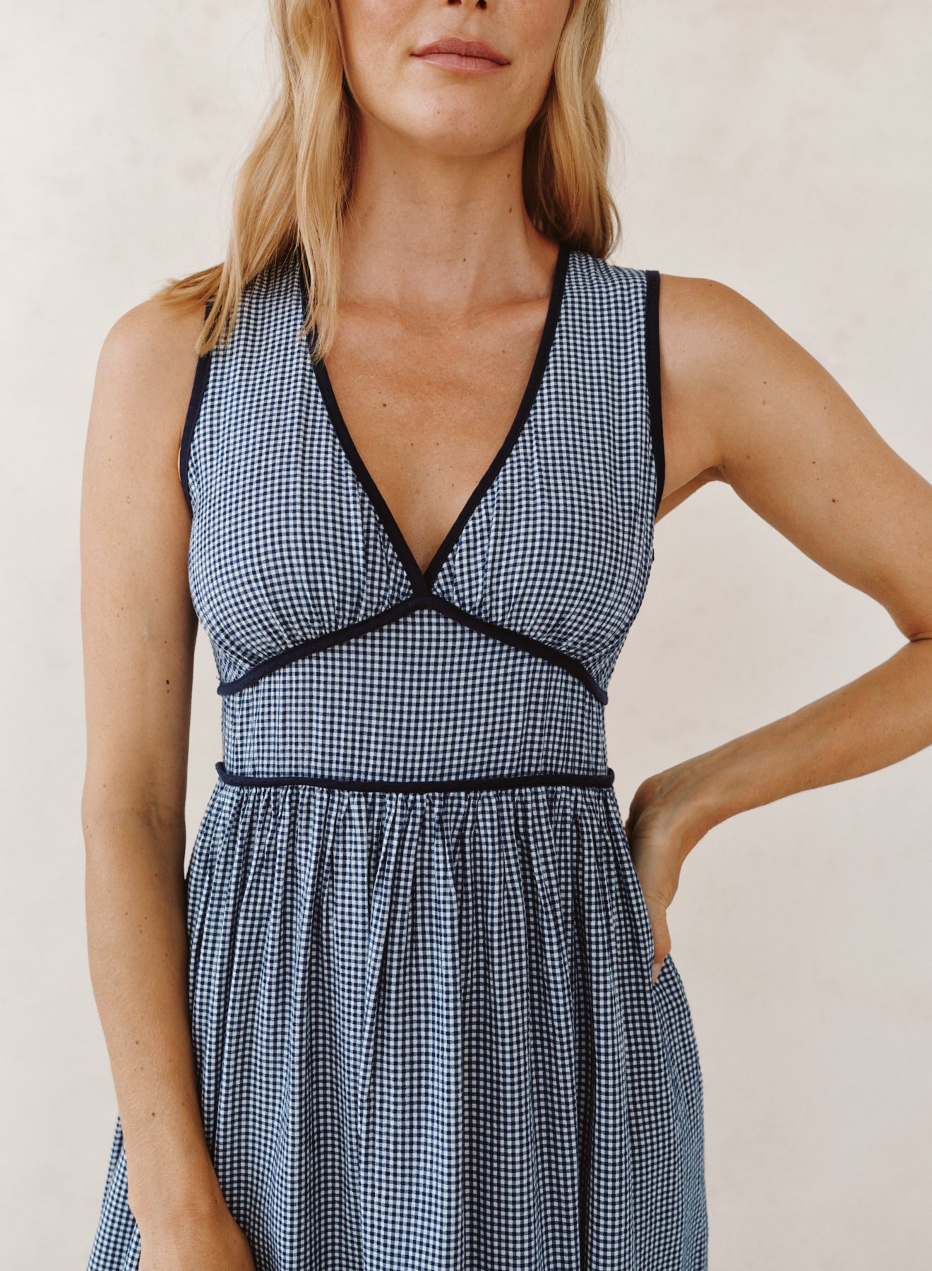 FIT & FLARE V-NECK MIDI DRESS - NAVY MICRO GINGHAM
