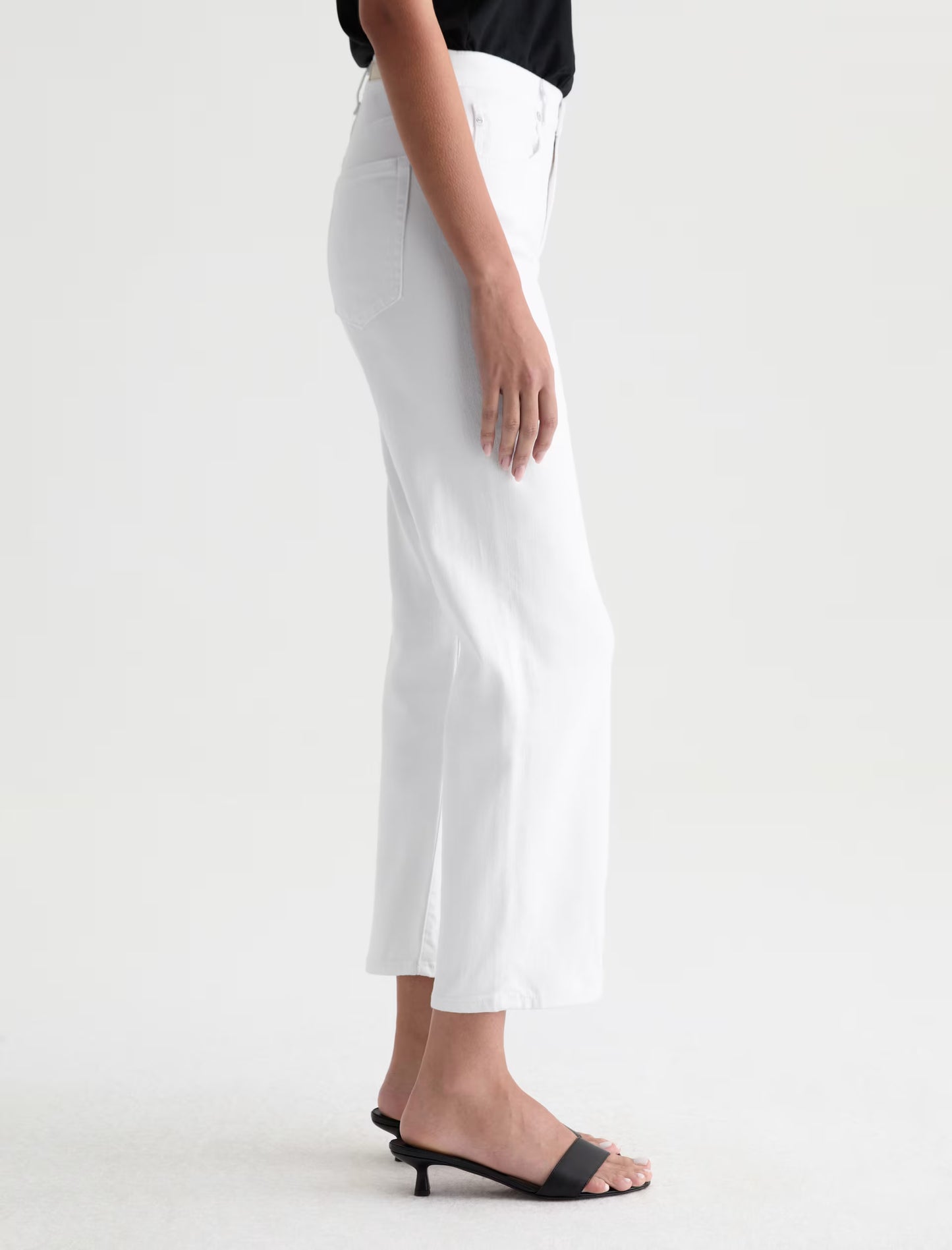 BRINLEY CROP - GALLERY WHITE