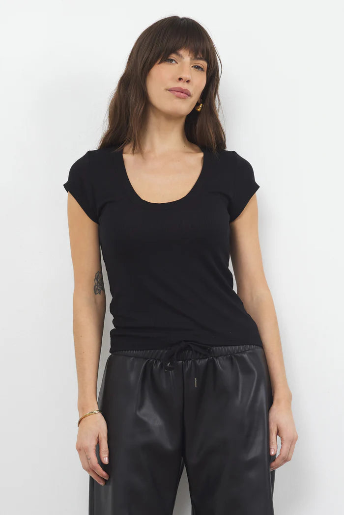 SKYE TEE - BLACK