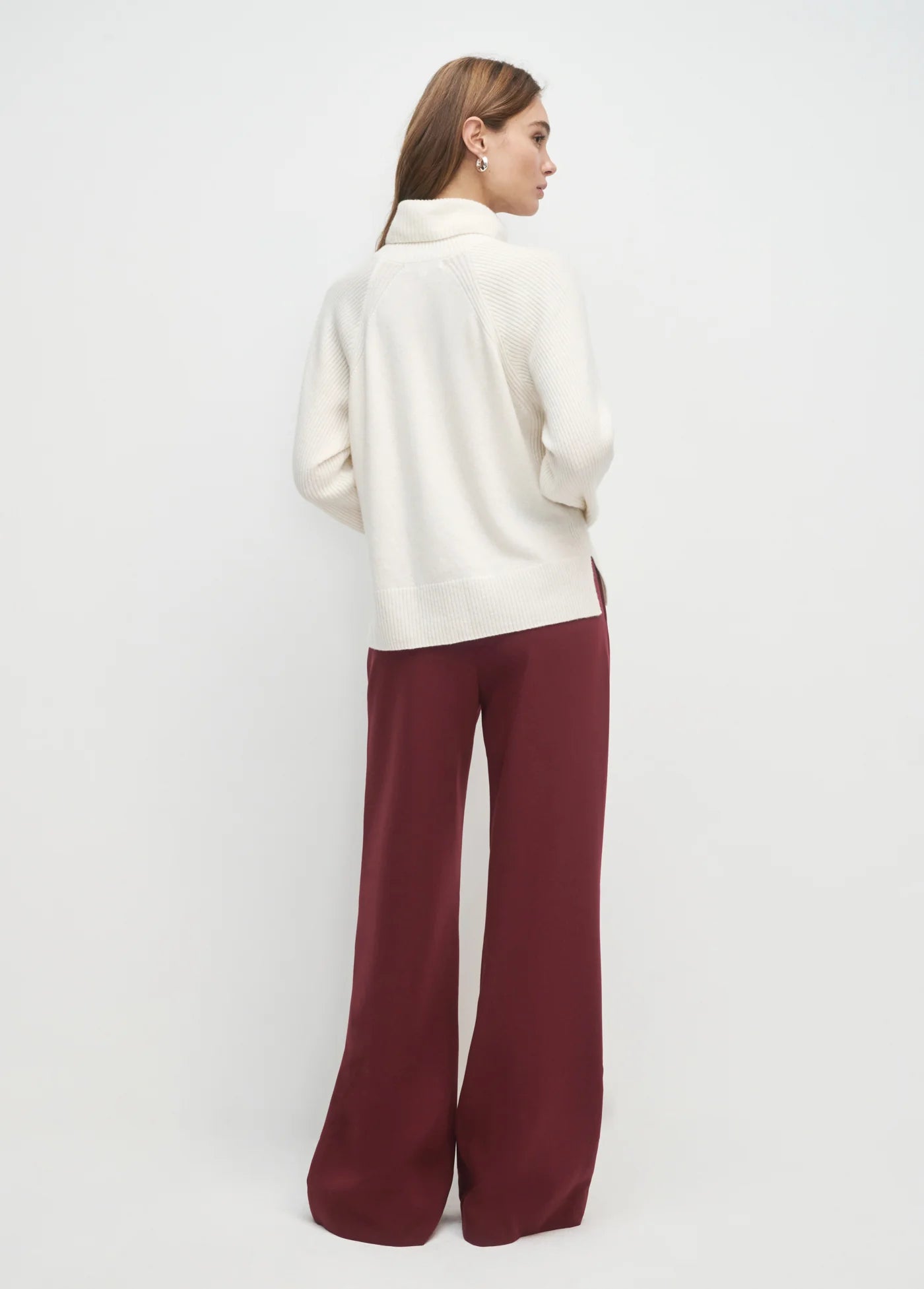 THE MINIMALIST SWEATER - IVORY