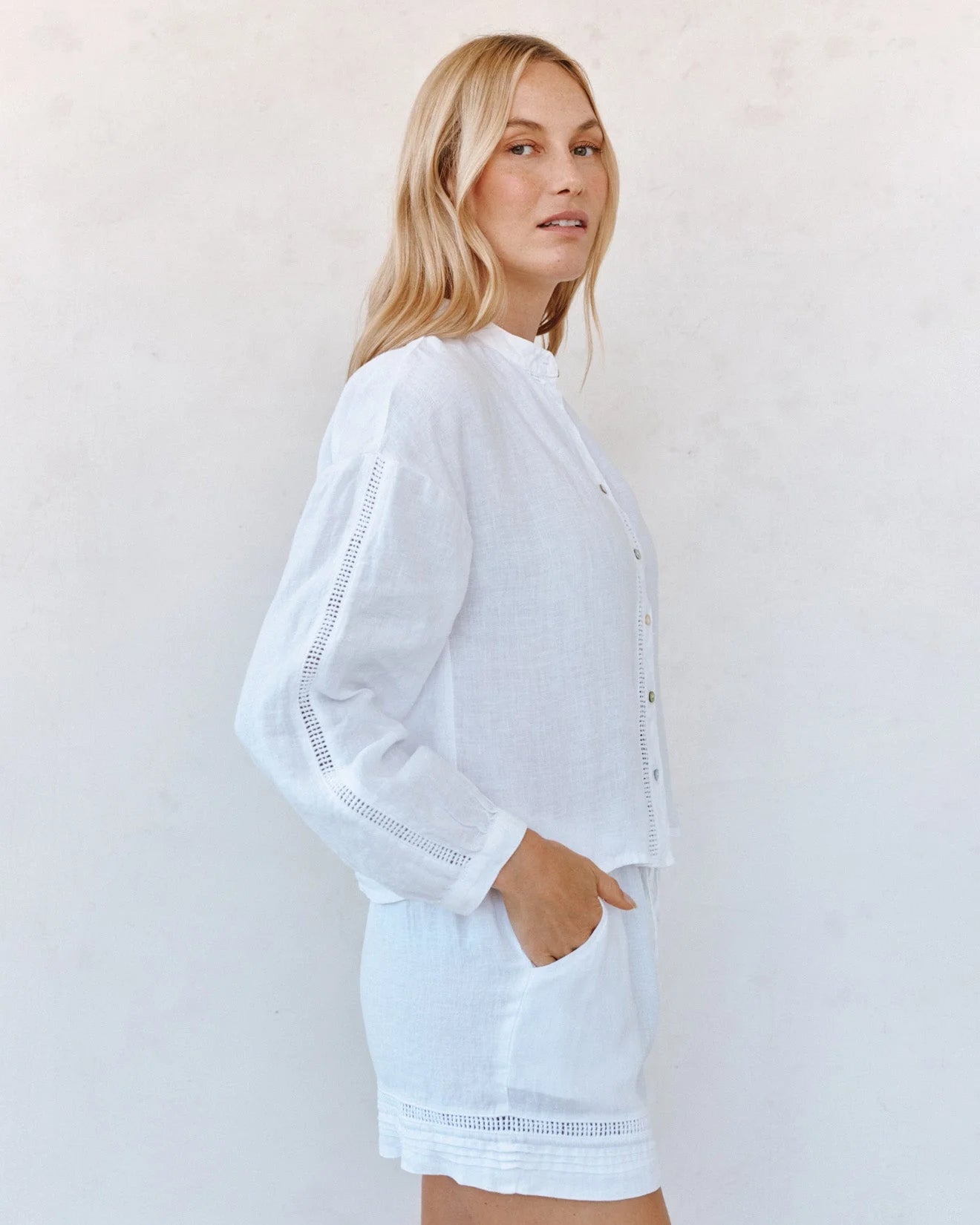 MANDARIN COLLAR TRIMMED BUTTON DOWN - WHITE