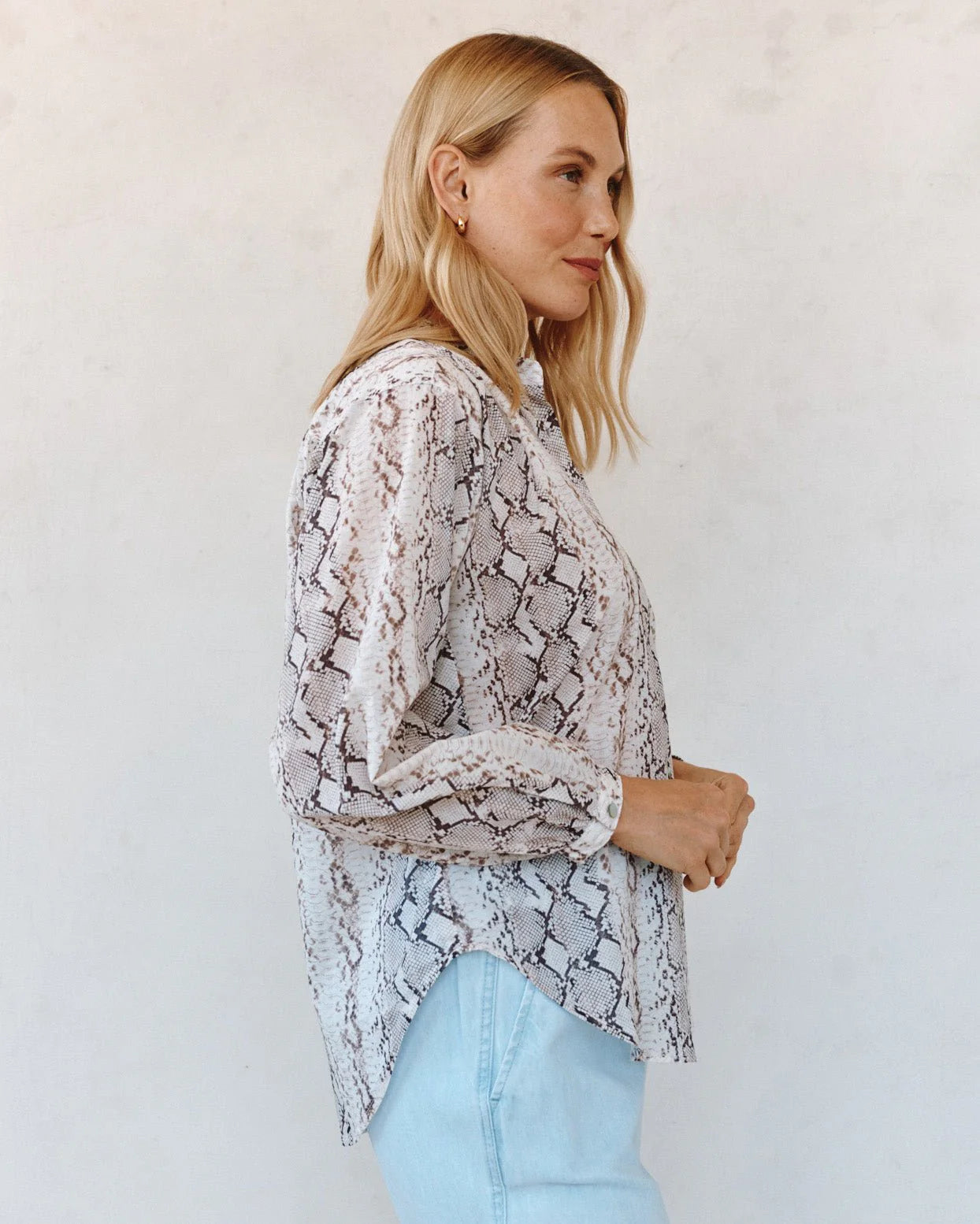 SHIRRED MANDARIN COLLAR SHIRT - BLUSH SNAKE PRINT