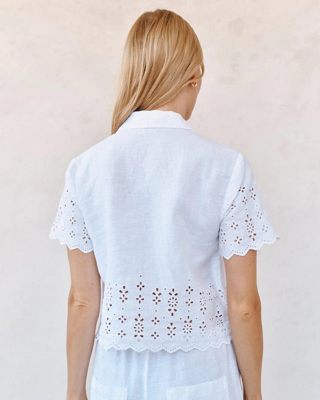 SHORT SLEEVE EMBROIDERED BUTTON DOWN - WHITE