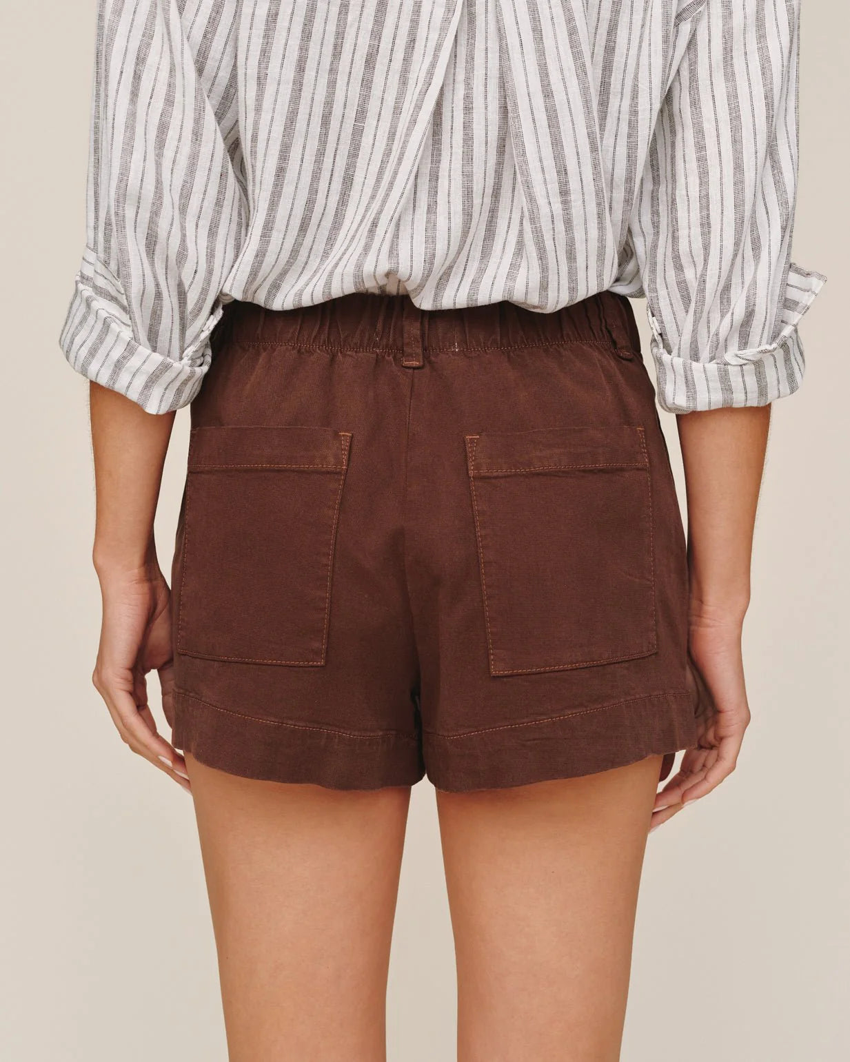 SIDE SLIT TENNIS SHORT - SIENNA BROWN