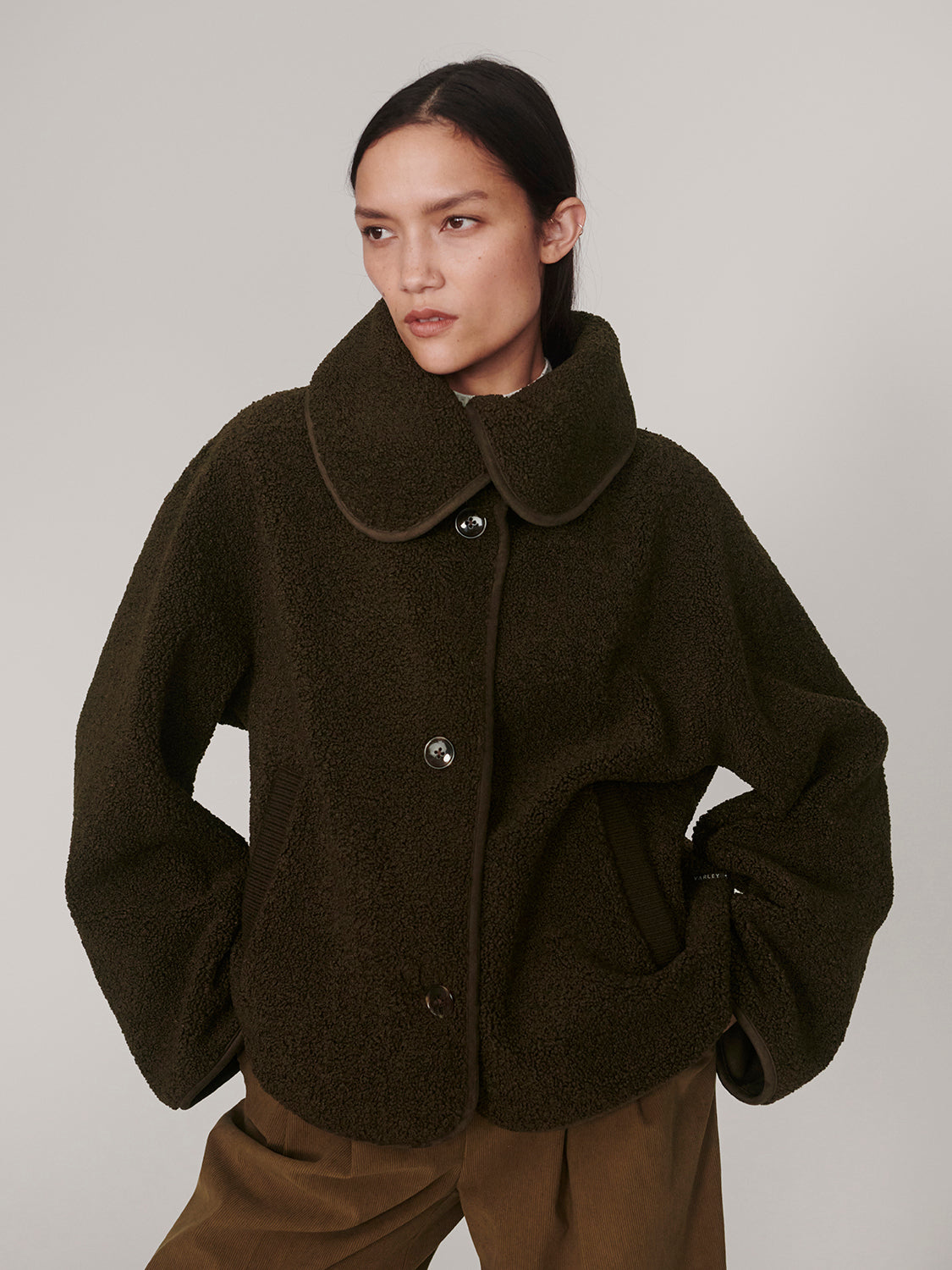 KELLAN SHORT BOXY JACKET - OLIVE BARK