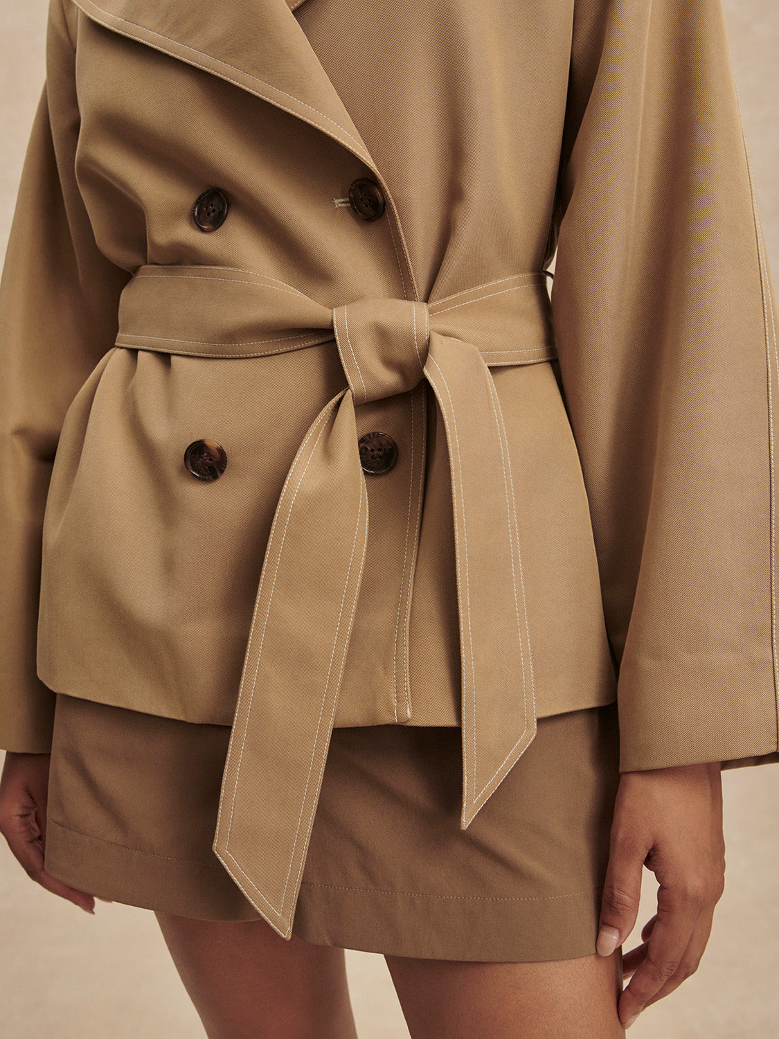 MADDOX SHORT TRENCH - LIGHT TAN
